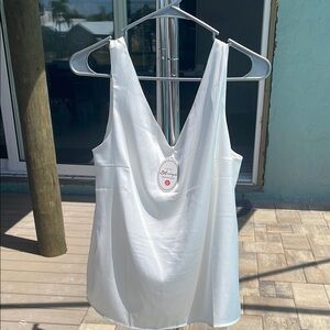 New! Elegant White Sleeveless Top